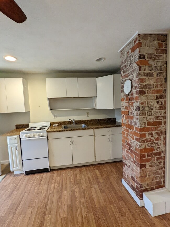 Building Photo - 427 Pennsylvania Ave