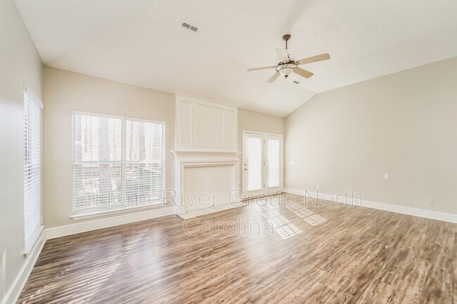 Building Photo - 7121 Scuppernong Ct