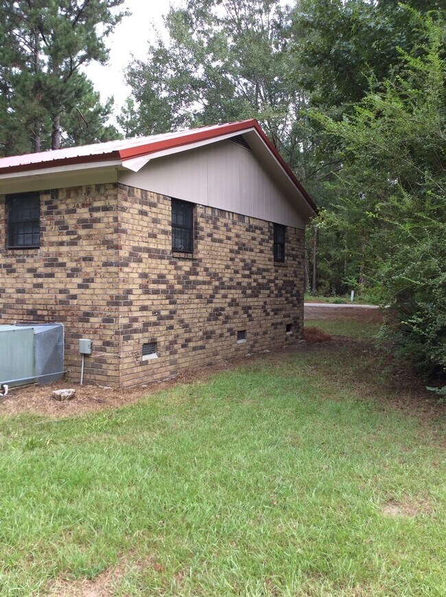 Foto del edificio - 3 Bedroom Brick Home