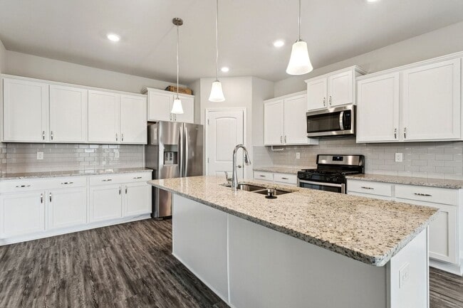 Building Photo - Stunning Family Home with Southern Charm i...