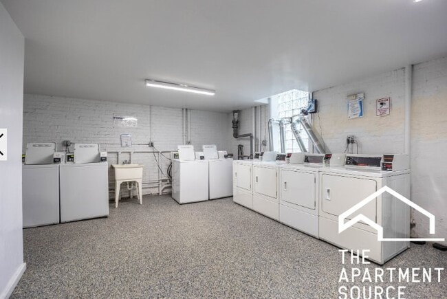 Building Photo - 2600 N Kimball Ave