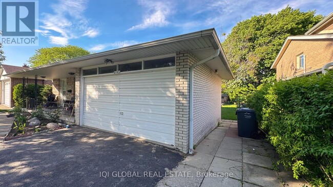Building Photo - 2143 Linby St