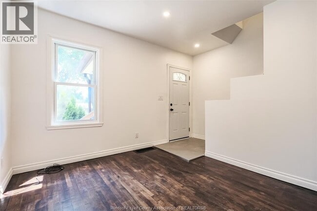Building Photo - 330 Grove Ave