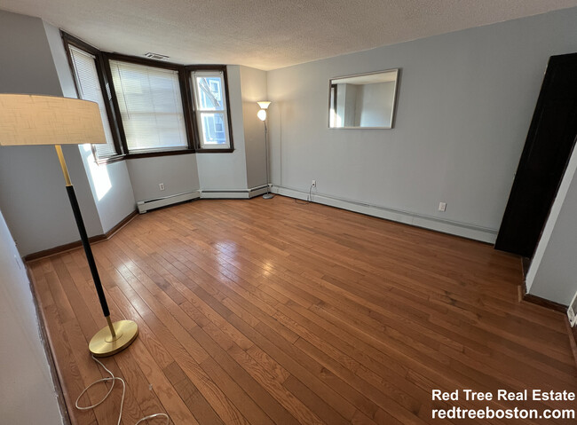 Foto del edificio - 474 E 7th St