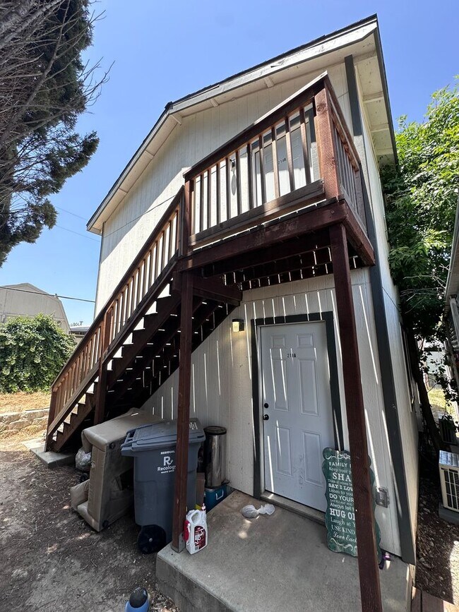 Building Photo - 218 Doolittle Dr