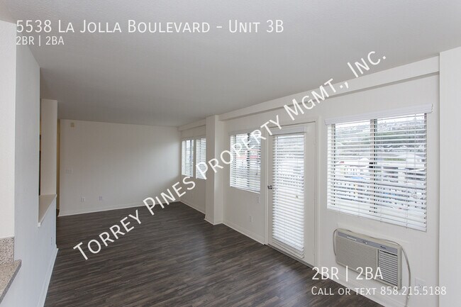 Building Photo - Bird Rock 2 Bed/2 Bath with 2 Parking Spac...