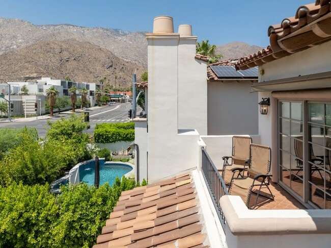 Building Photo - 546 N Indian Canyon Dr