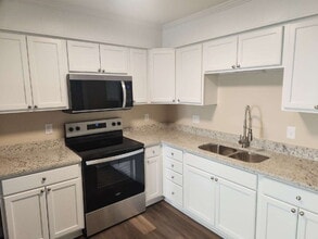 Building Photo - 104 Cordillo Pkwy