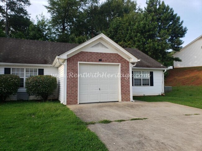 Foto del edificio - GREAT ONE LEVEL TOWNHOME / END UNIT / POPULAR DOWNTOWN VILLA RICA AREA / CAN WALK TO SHOPPING AND...