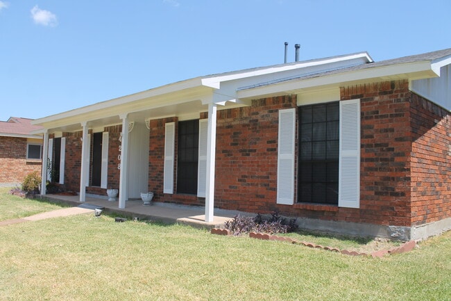 Building Photo - 4208 Arbor Dr