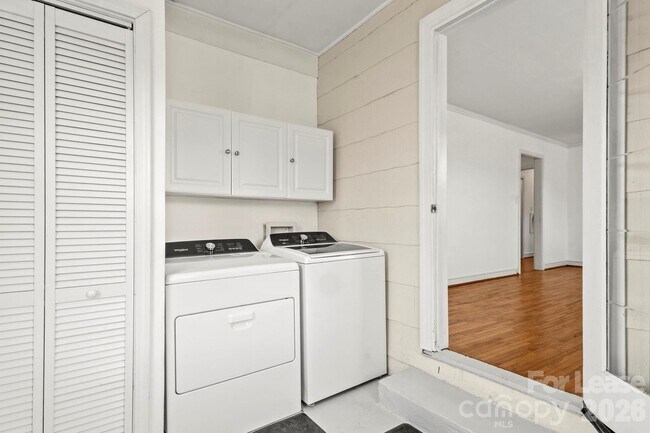 Foto del edificio - 337 Melbourne Ct