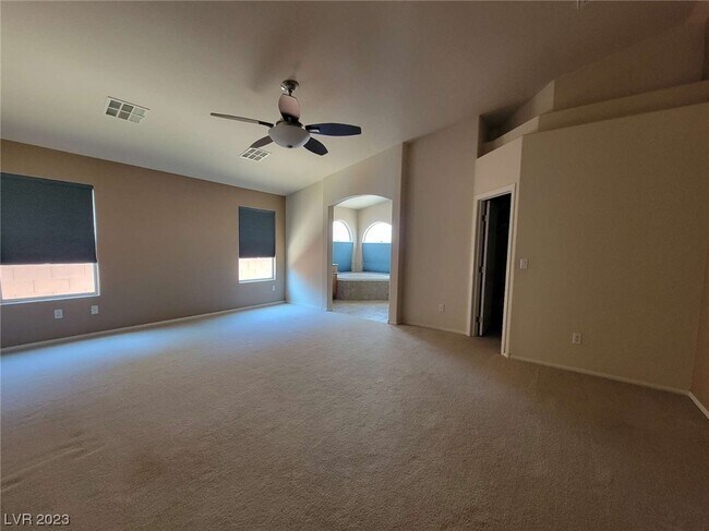 Foto del edificio - 8161 Cane Creek Mill Ct
