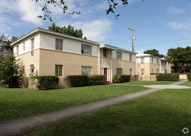 Building Photo - 614-618 Santander Ave