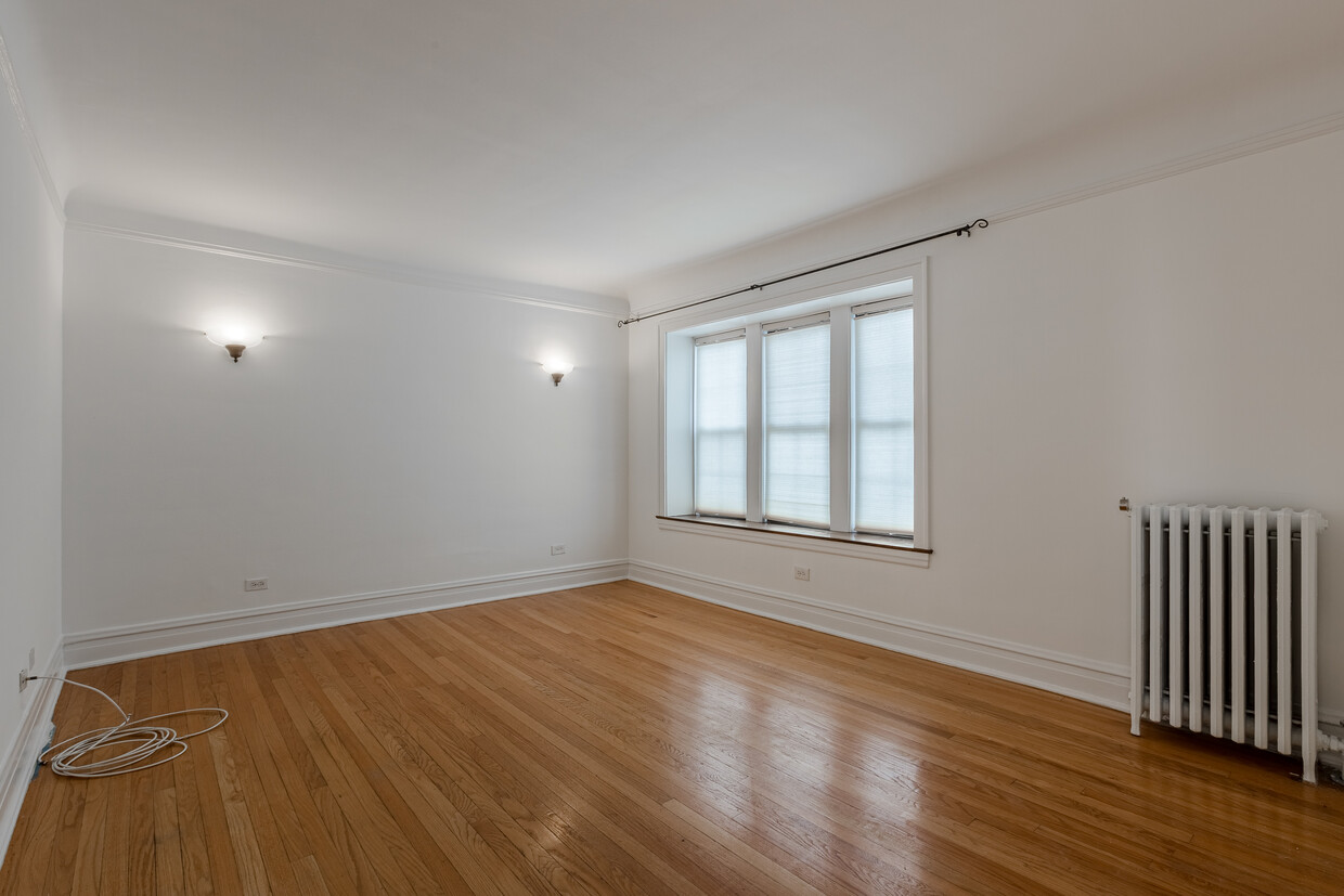 Foto principal - 4211 N Kedvale Ave