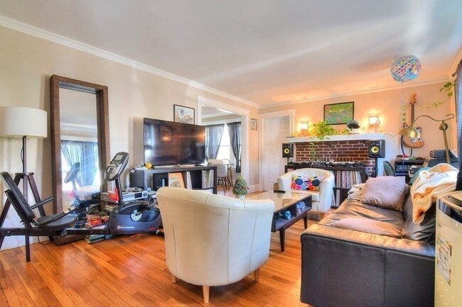 Photo - 506 Washington St Apartment