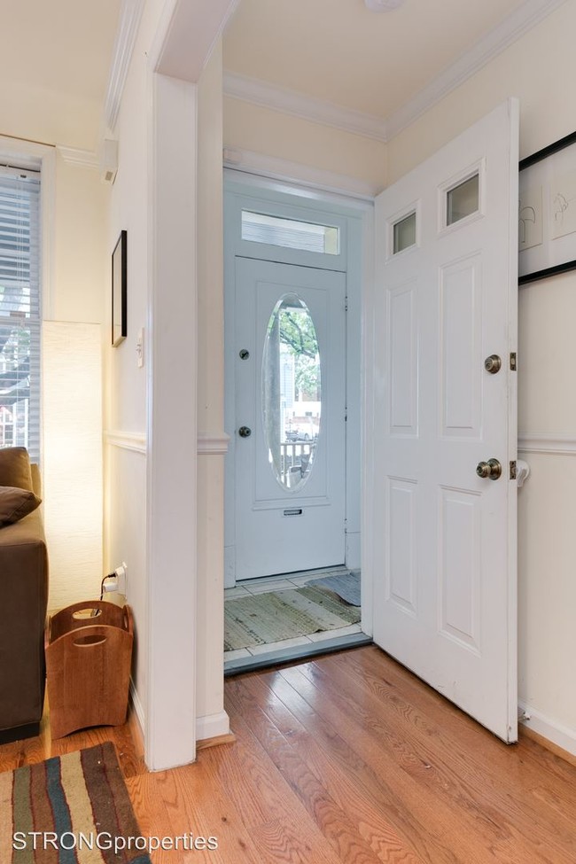Building Photo - 2 br, 1 bath House - 816 Queen Street Unit 1