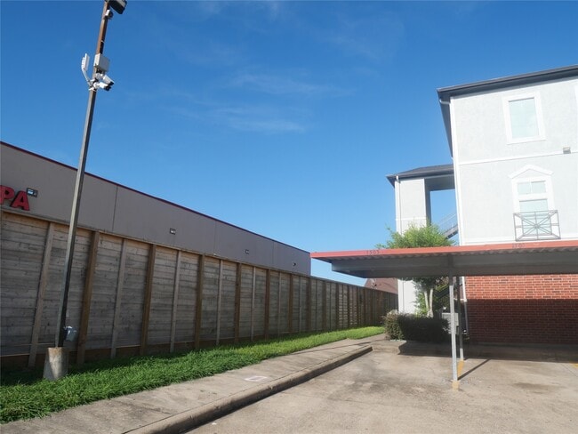 Foto del edificio - 6289 Wilcrest Dr