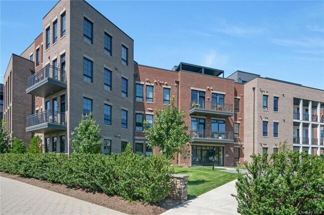 Building Photo - 100 Legend Dr