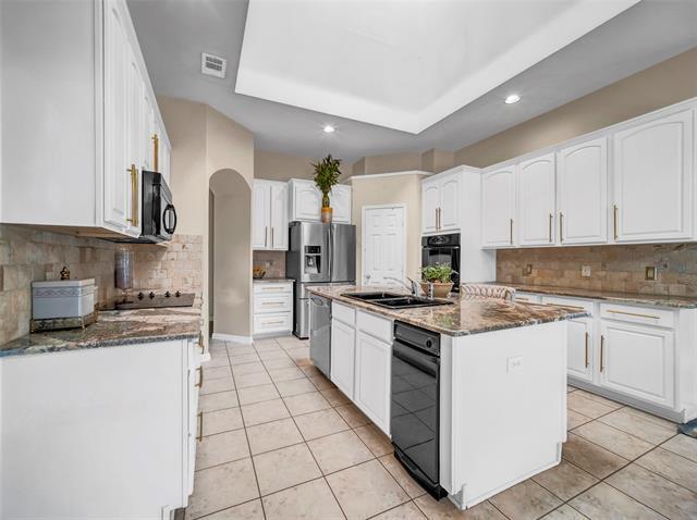Building Photo - 3300 Melvin Dr