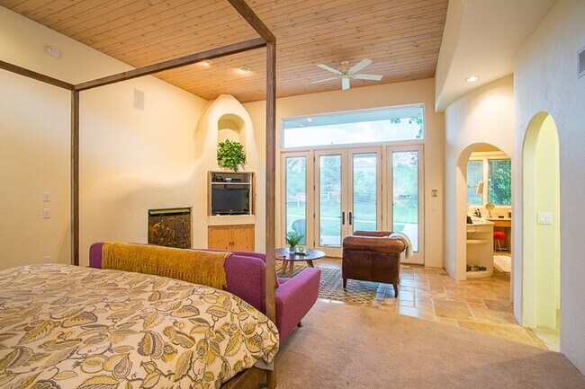Foto del edificio - 4 Bed 3.5 Bath Carolyn Heights Home W/Stunning Finishes & Ideal Outdoor Space!  Option for Early ...