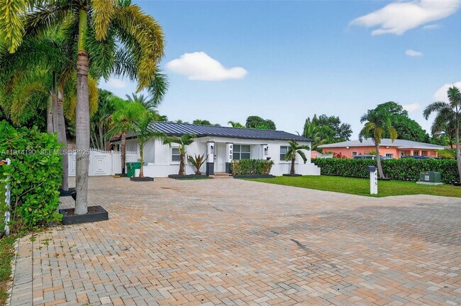 Foto del edificio - 465 NW 153rd St