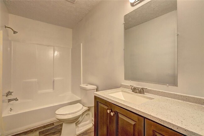 Foto del edificio - 4090 Knotty Oak Trail