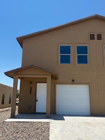 Building Photo - 719 Ts Daniel Cadena Dr