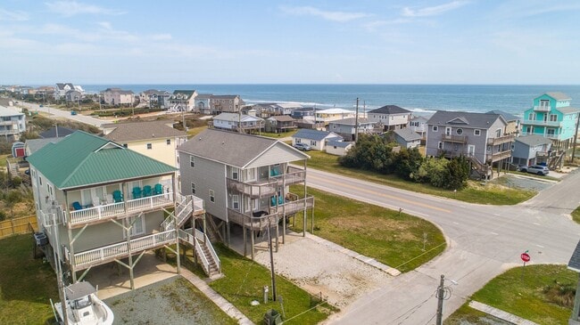 Building Photo - DOG FRIENDLY FURNISHED OFF-SEASON RENTAL A...