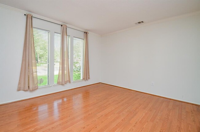 Foto del edificio - 1407 Westgreen Blvd