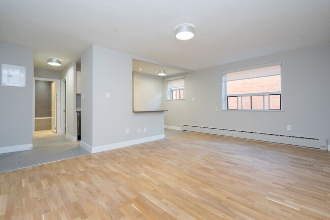 Building Photo - 1420 Kingston Rd