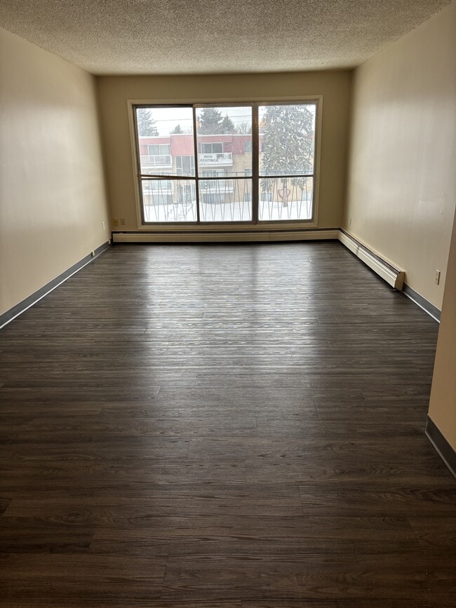 Building Photo - 9625-9156 156 St NW