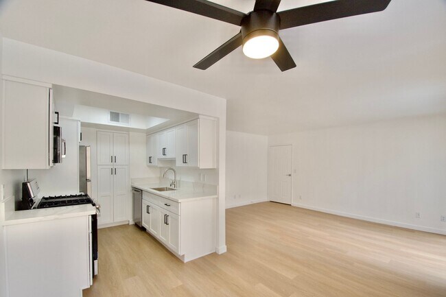 Foto del edificio - 10914 Camarillo St