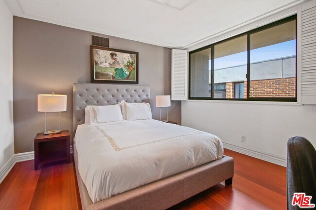 Foto del edificio - 9303 Burton Wy