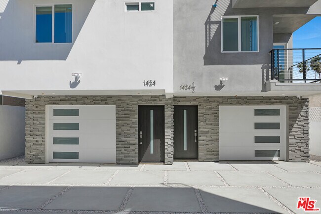 Building Photo - 1424 S Redondo Blvd