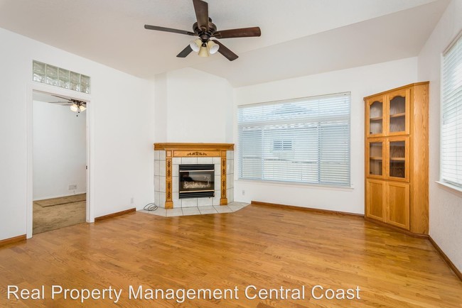 Foto del edificio - 7 br, 7 bath House - 180 E. Foothill Blvd.