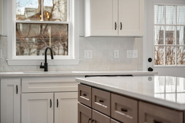 Building Photo - 32 Union St