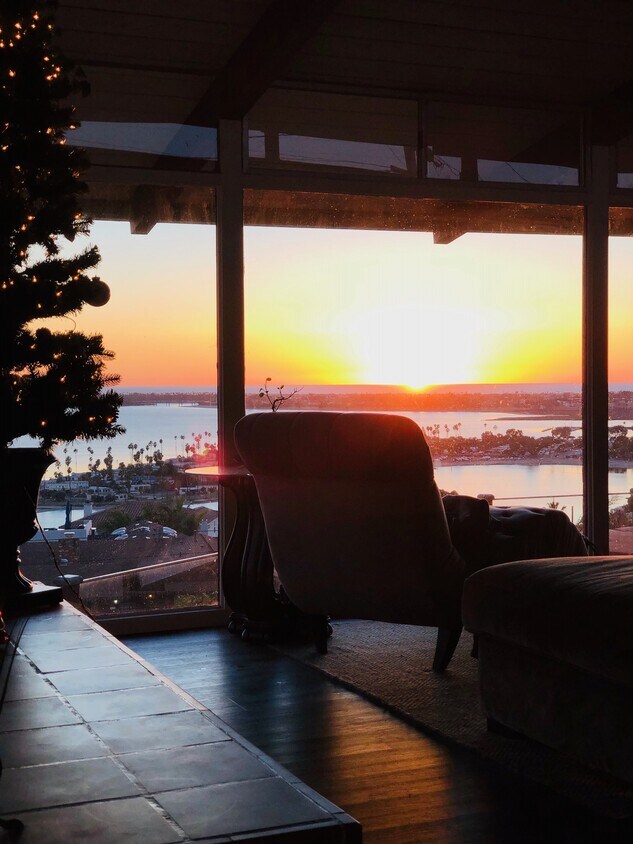 Foto principal - 3304 Baltimore St