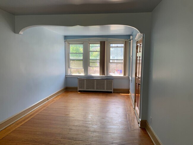 living room photo 2 - 4117 L St