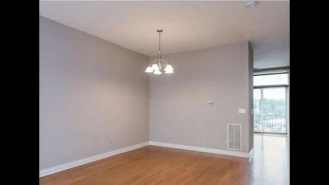 Building Photo - 909 W Ohio St