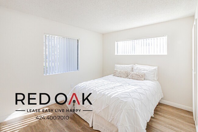 Building Photo - Fabulous One Bedroom with Lots of Natural ...