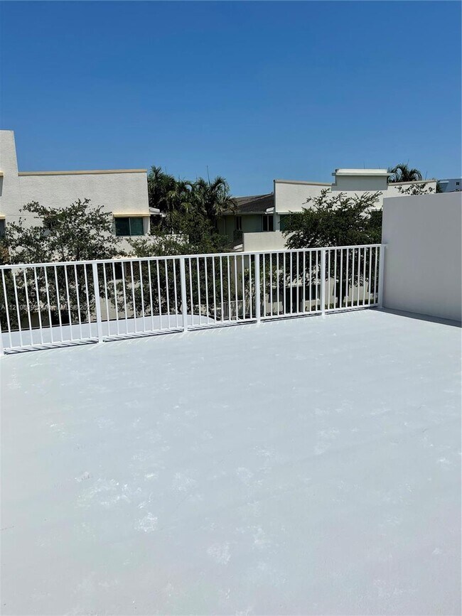 Building Photo - 25842 SW 144th Ave