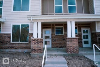 Building Photo - 5484 Ace Ct