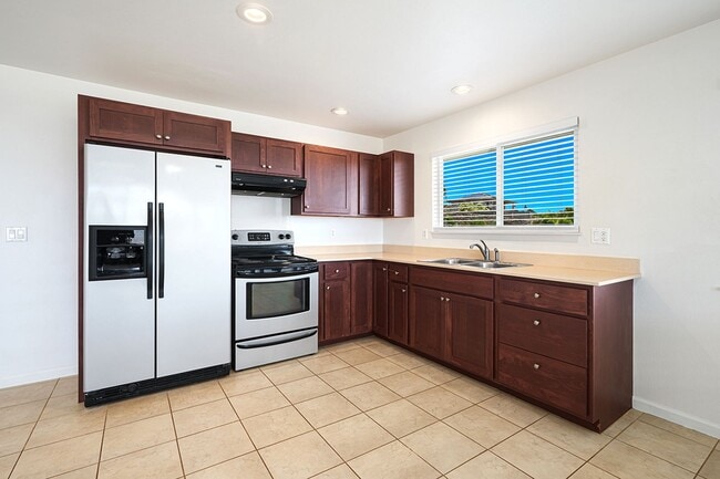 Building Photo - Kalaheo Ohana unit with Ocean Views