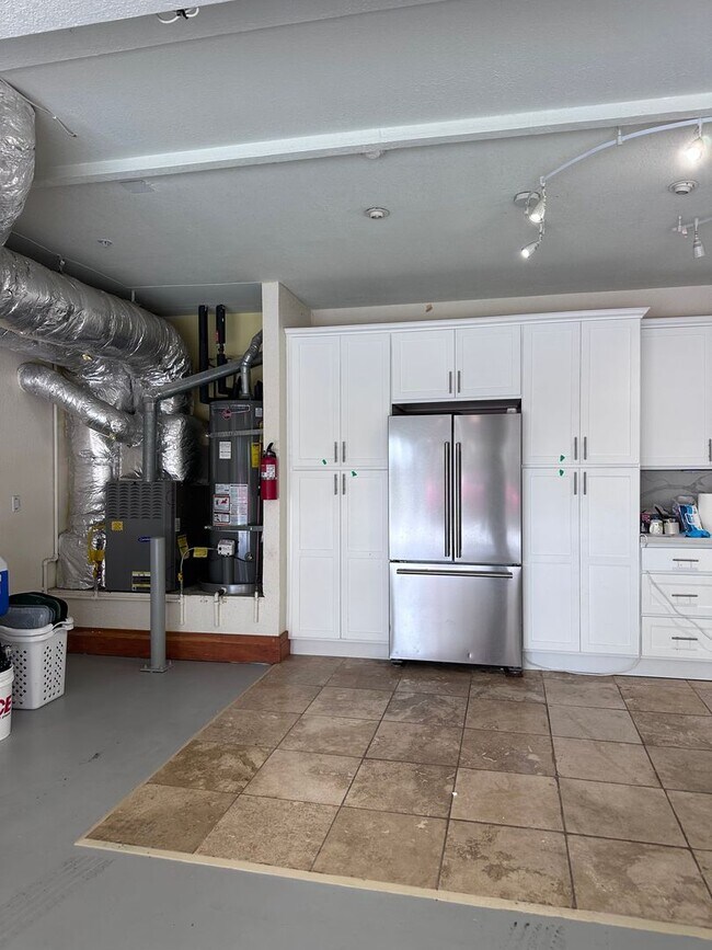 Foto del edificio - $5,500/month – Spacious Daly City Home for Rent