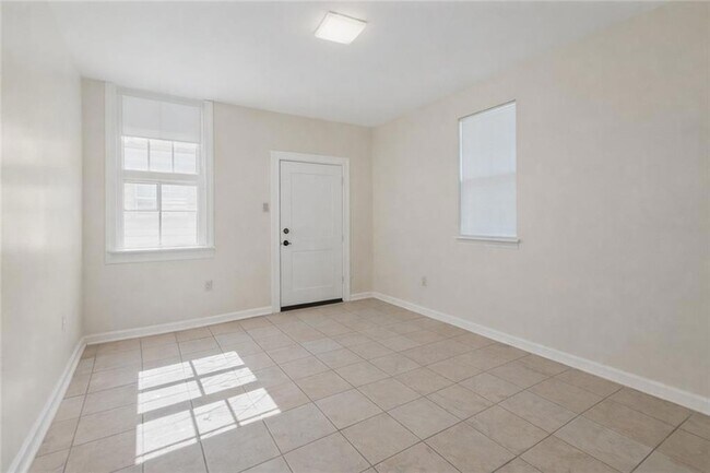 Foto del edificio - 2215 N Galvez St