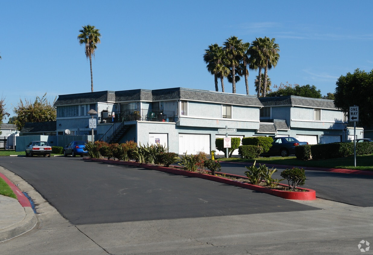 Primary Photo - 1210 Palomar Pl
