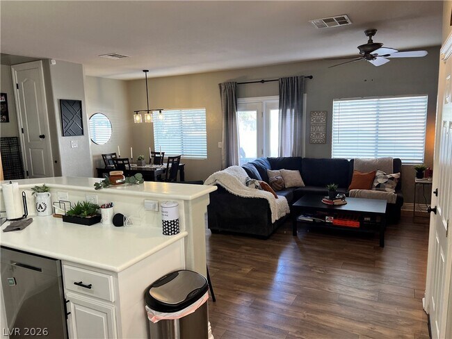 Foto del edificio - 3221 Orange Orchid Pl