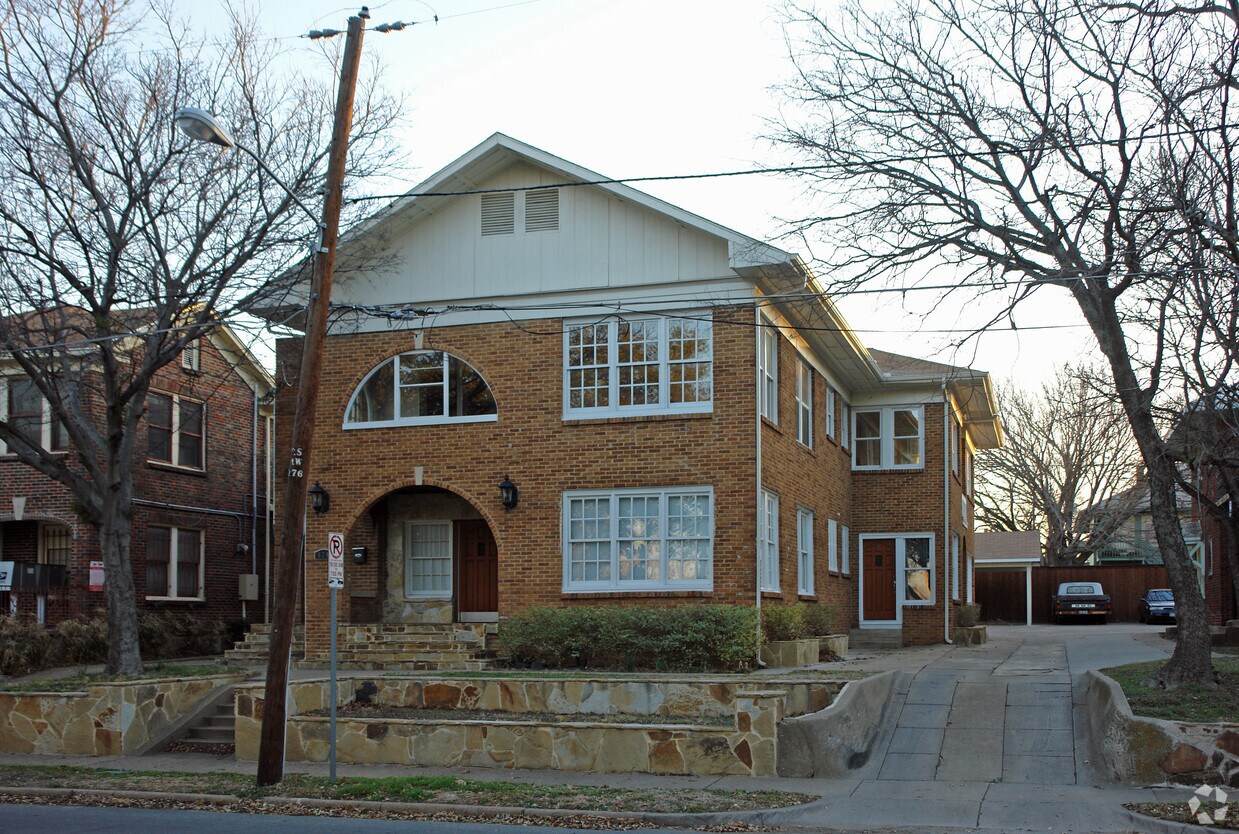 Primary Photo - 824 Blaylock Dr