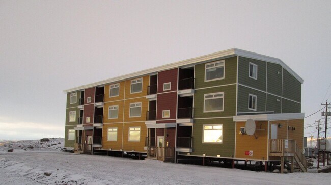 Photo du bâtiment - 12-Plex Apartments