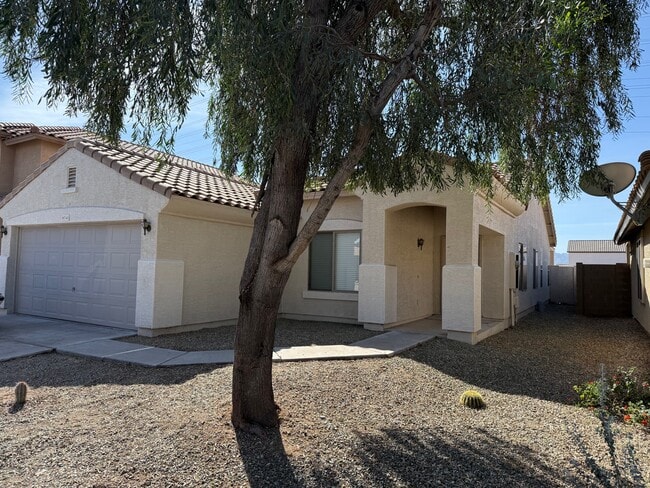 Building Photo - 9741 W Heber Rd